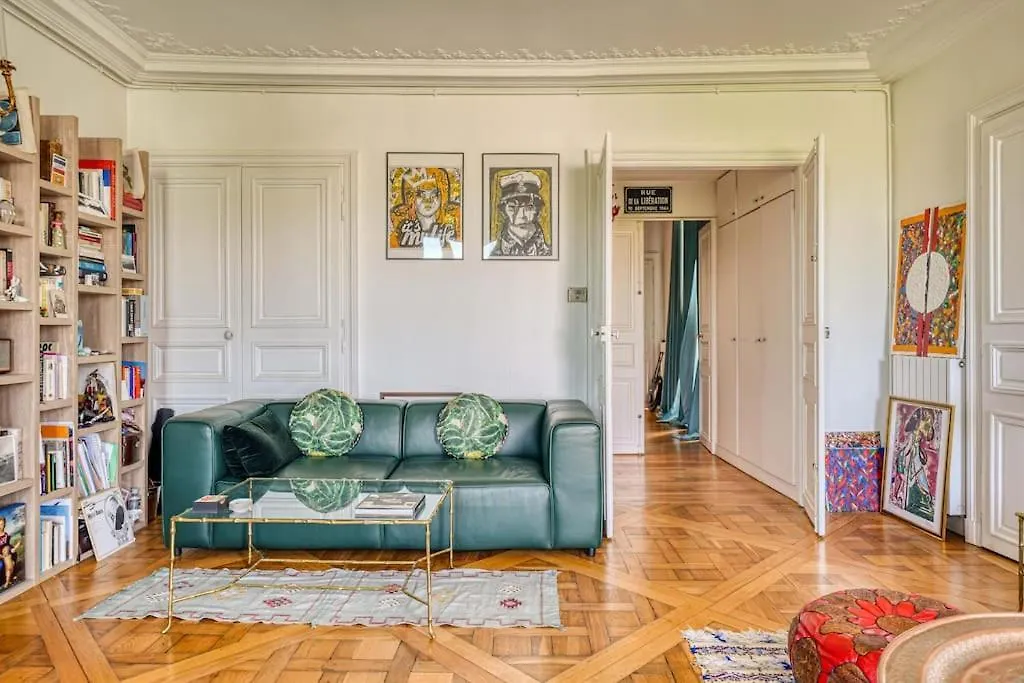 Saint Louis Luxury * باريس